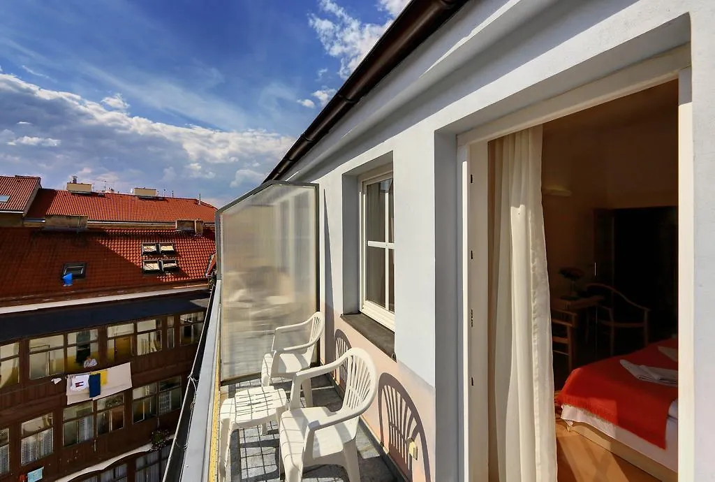 Residence Tabor Prague 3*,